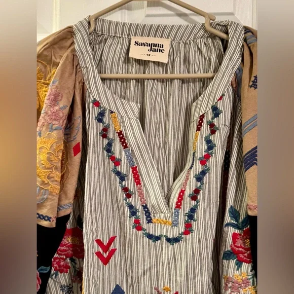 Savanna Jane Multicolor Embroidered Top - Picture 4 of 8